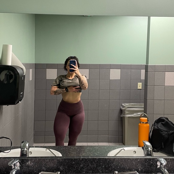 Cute Gymshark leggings. - Picture 2 of 5